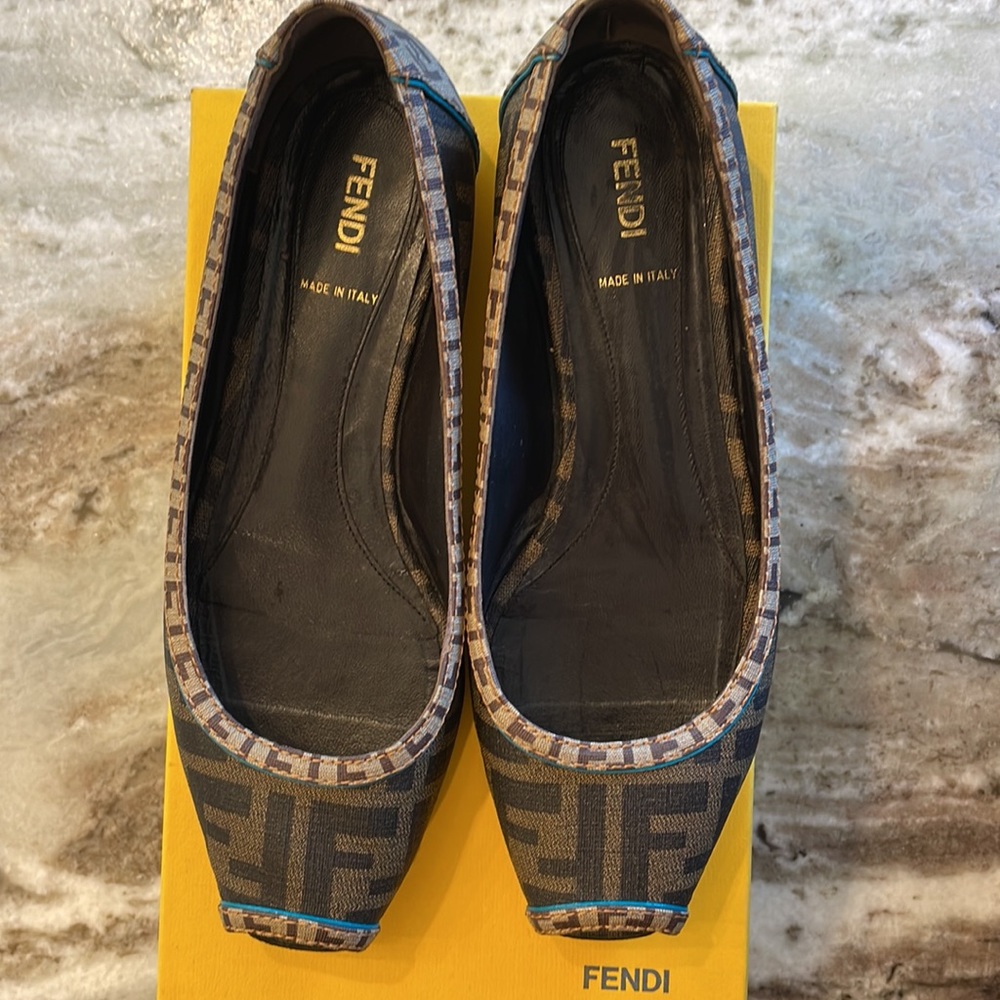 Fendi Brown Monogram Canvas Peep-Toe Flats - Picture 4 of 9
